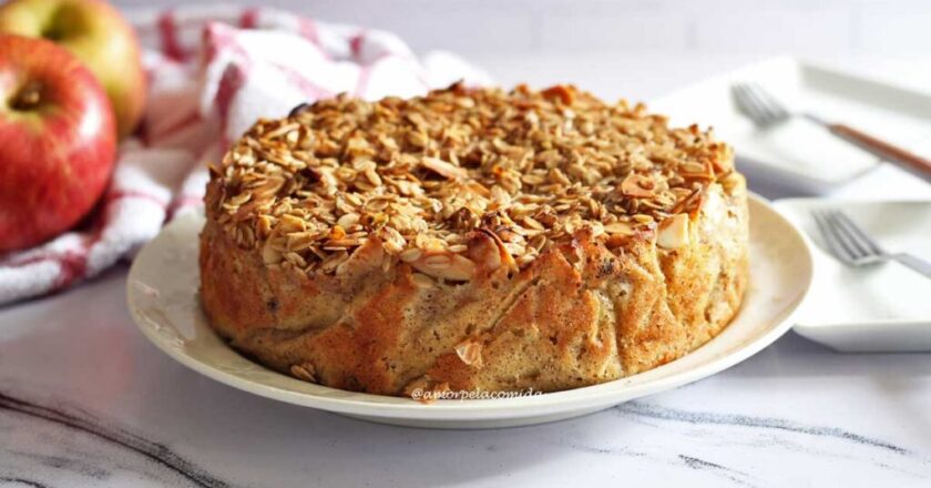 Deliciosa torta de maçã saudável e sem restrições!