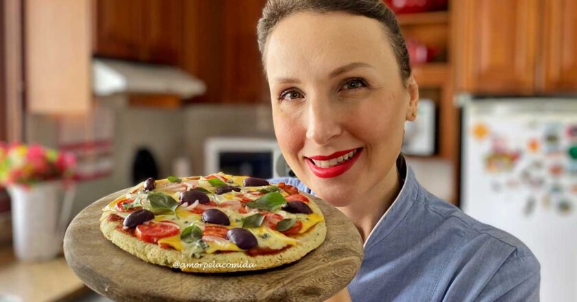 Pizza de frigideira saudável com crocância irresistível