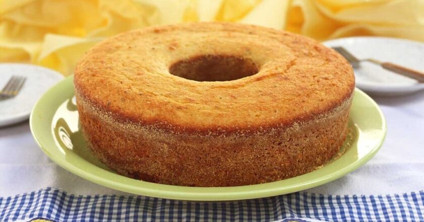 Delícia Sem Açúcar: Bolo de Fubá com Toque de Erva-Doce