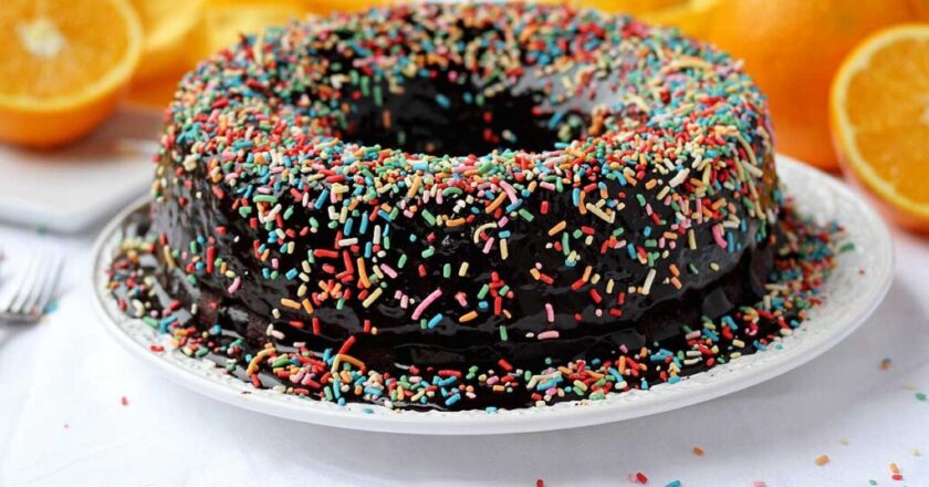 Delicioso bolo de laranja com chocolate: uma combinação irresistível e macia